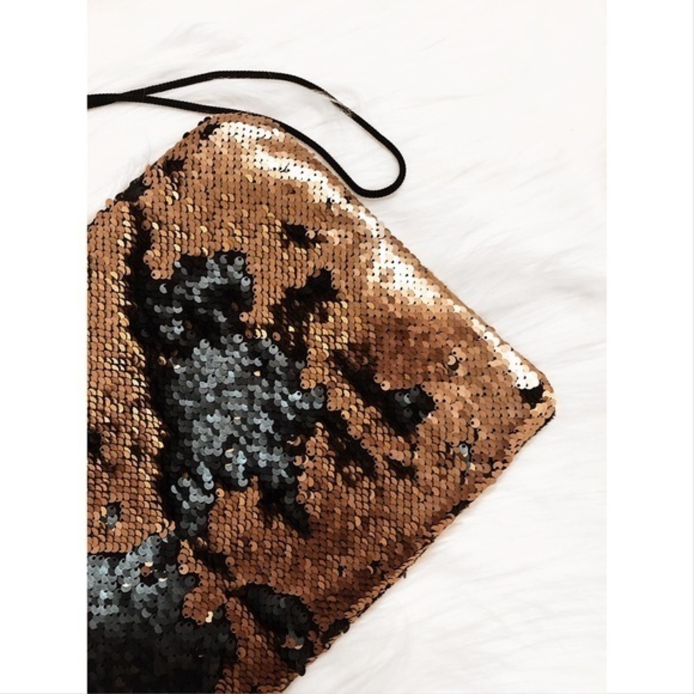 Gold/black blingy flip sequin crossbody handbag